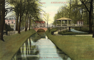 12817 Gezicht op de Westbuitensingel in het Plantsoen-Zuid te Amersfoort uit het oosten; met links het Beukenlaantje en ...